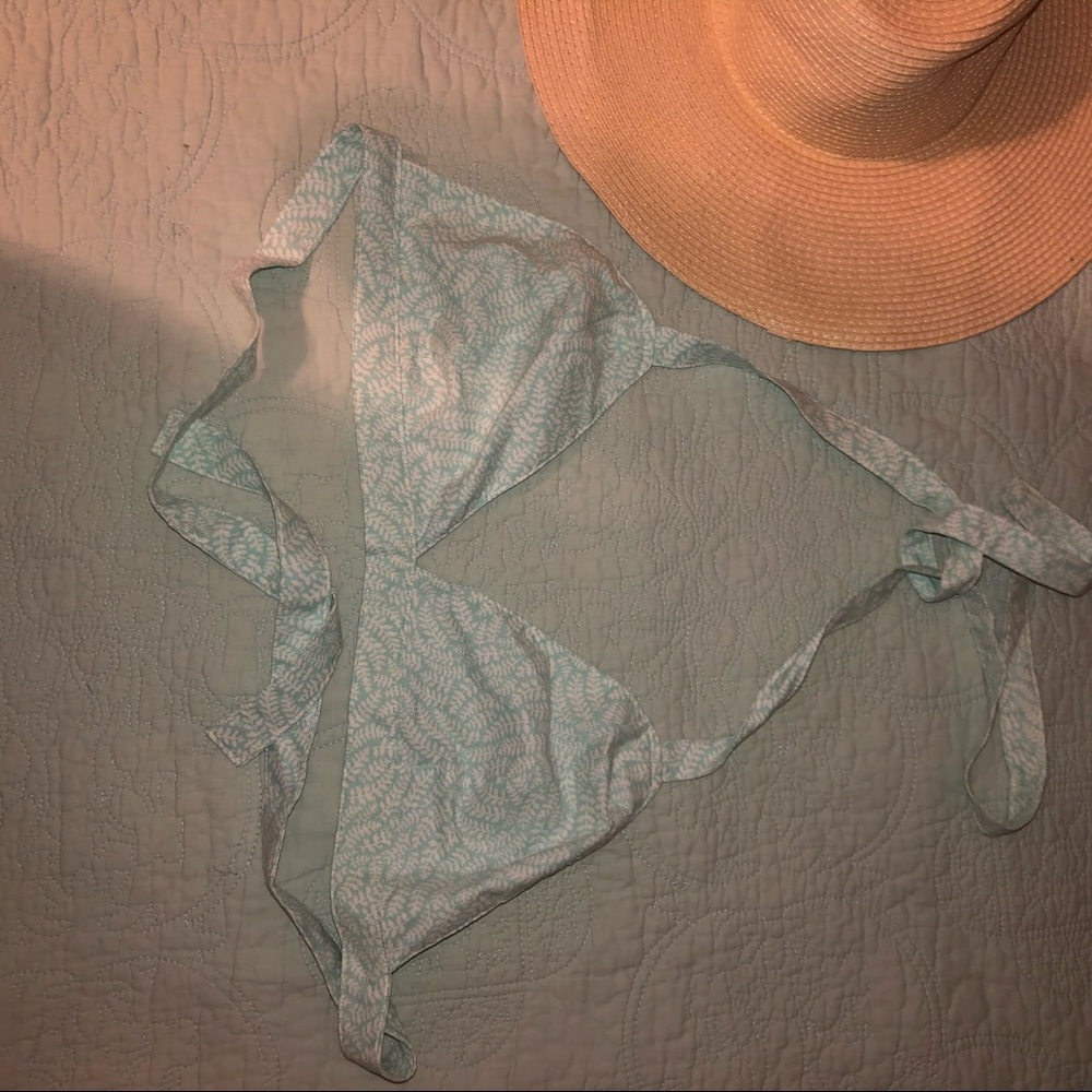 Cotton Triangle Top - Picture 2 of 2